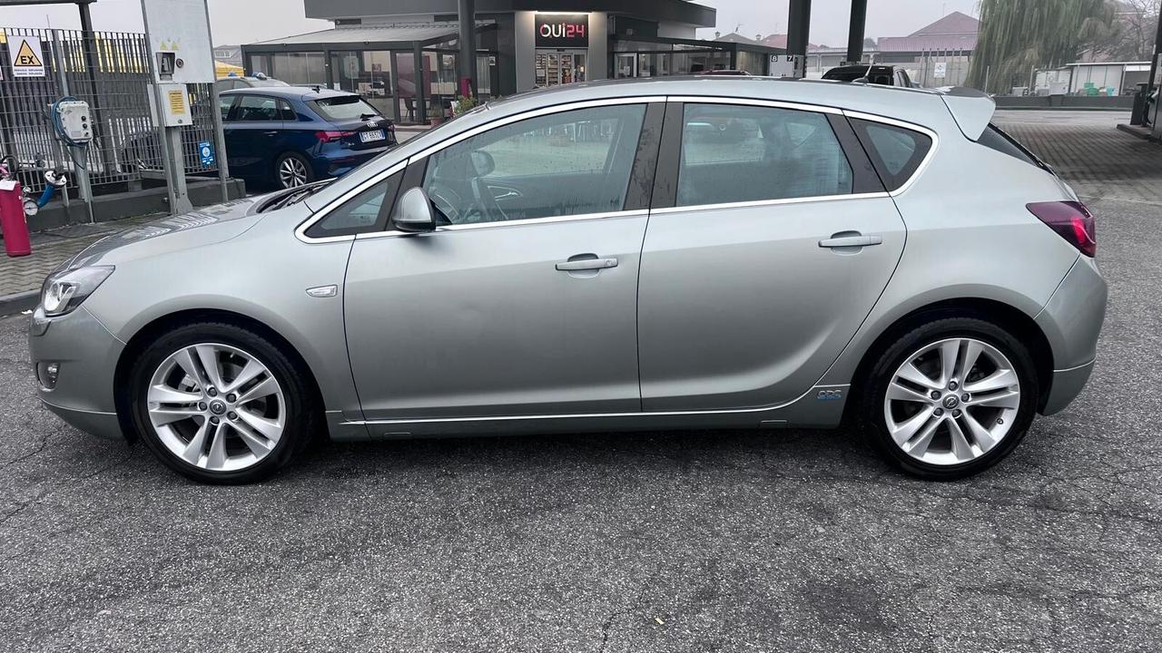 Opel Astra 1.6 Turbo 180CV 5 porte Cosmo S