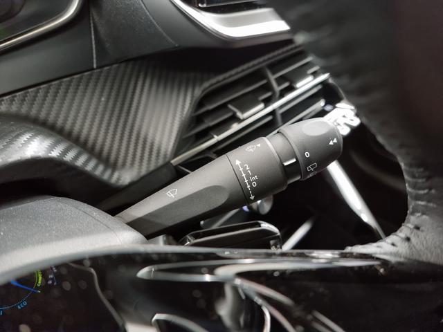 PEUGEOT 208 Hybrid 110 e-DCS6 STYLE