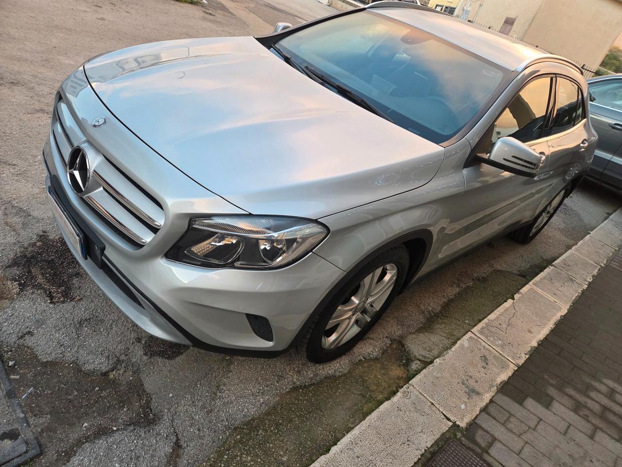 MERCEDES GLA 2.2 136 CV SOLI 100000 KM CERTIFICATI