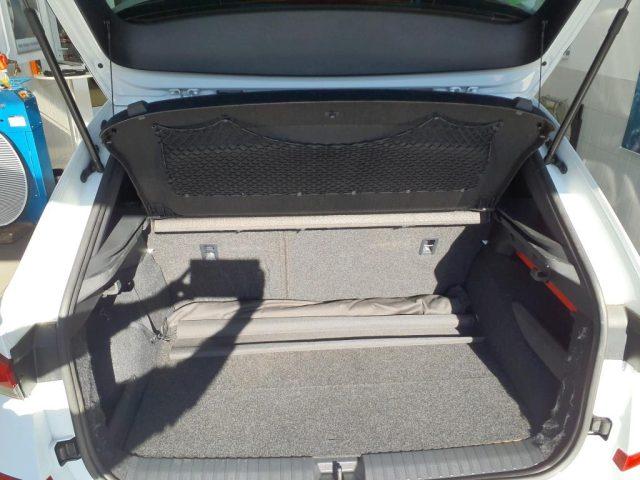 SKODA Kamiq 1.0 G-Tec Style Dynamic, Navi, Sedili risc, Retroc