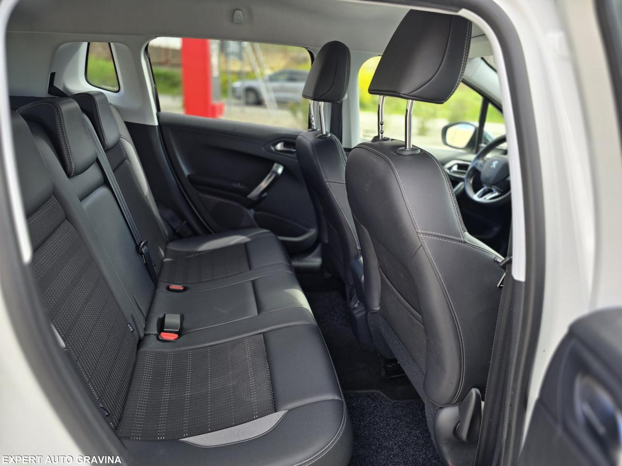 PEUGEOT 2008 ALLURE 1.6hd diesel