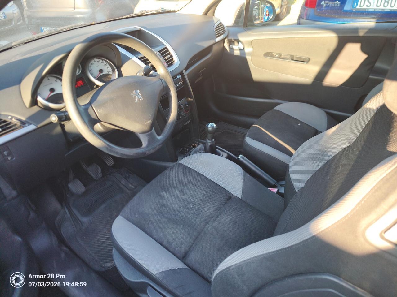Peugeot 207 1.4 8V 75CV 3p. ONE Line