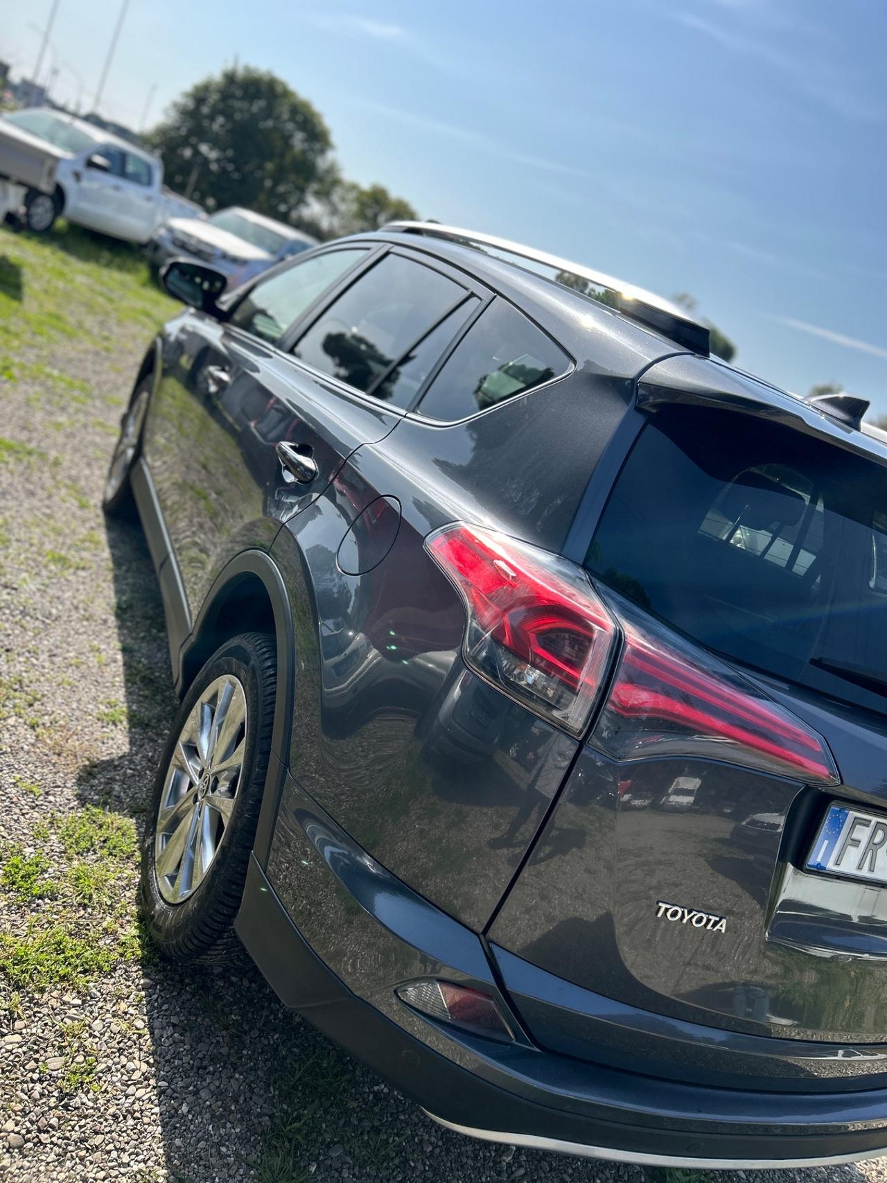 Toyota RAV4 2.5 Hybrid 2WD*NAVI*PELLE*RETROCAMERA*
