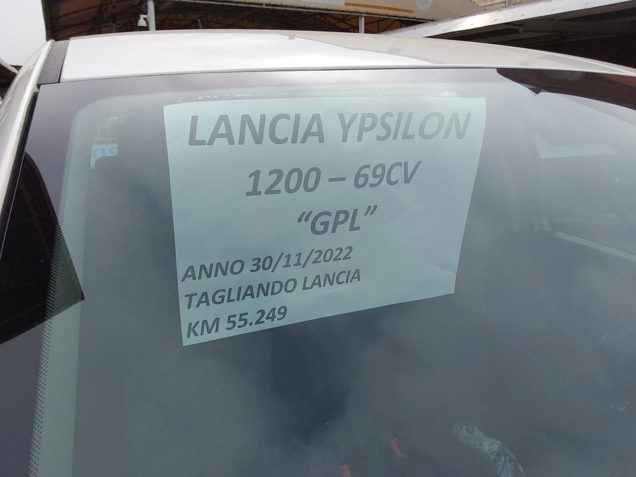 Lancia Ypsilon 1.2 69 CV GPL Silver