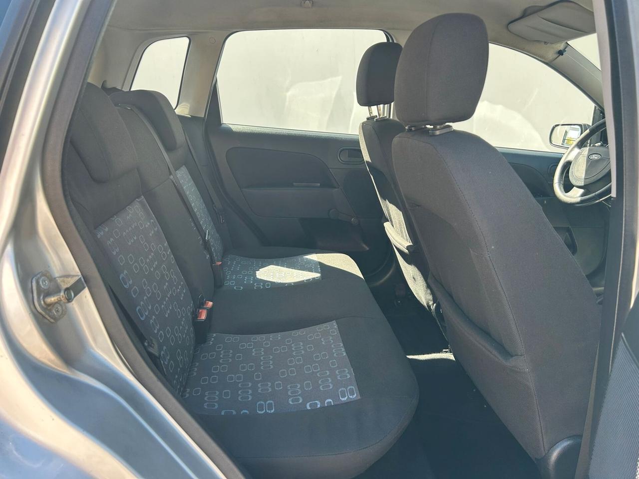 Ford Fiesta 1.4 TDCi 50Kw 5P GANCIO TRAINO-2004