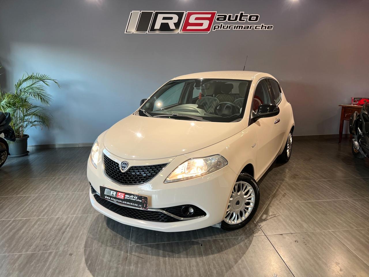 Lancia Ypsilon 1.2 69 CV 5 porte Gold METANO