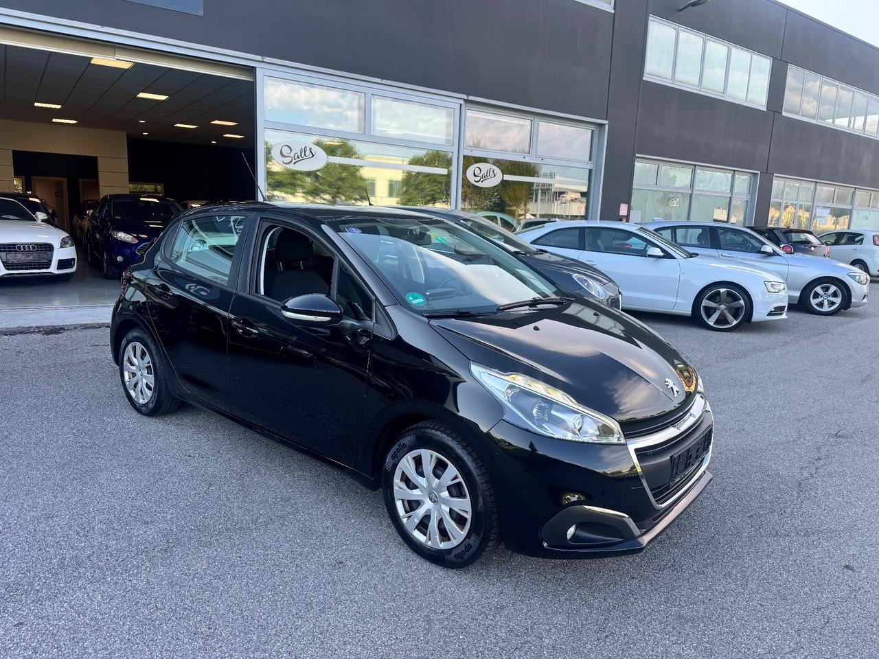 Peugeot 208 1.2 benzina Neopatentati