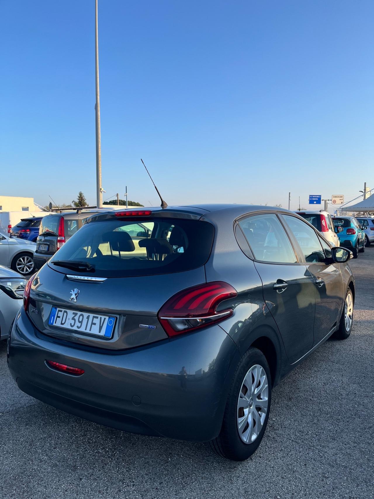 Peugeot 208 BlueHDi 75 5 porte Allure