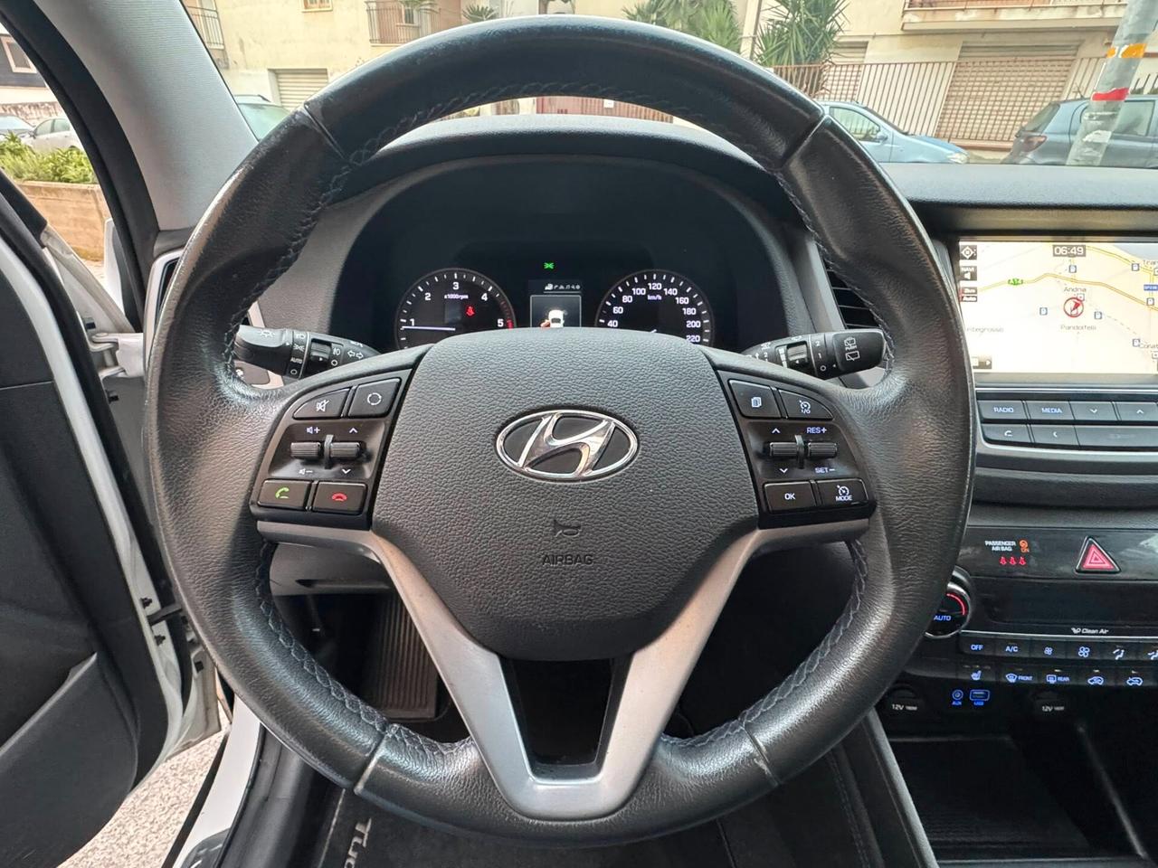 HYUNDAI TUCSON 1.7 CRDI 115 CV. TETTO APRIB.+NAVI