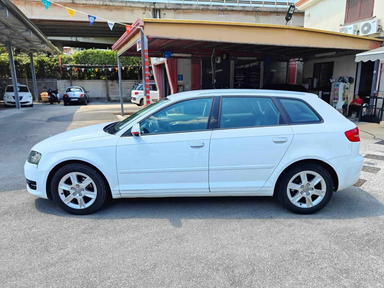 Audi A3 1.6 TDI 105 CV CR Ambiente