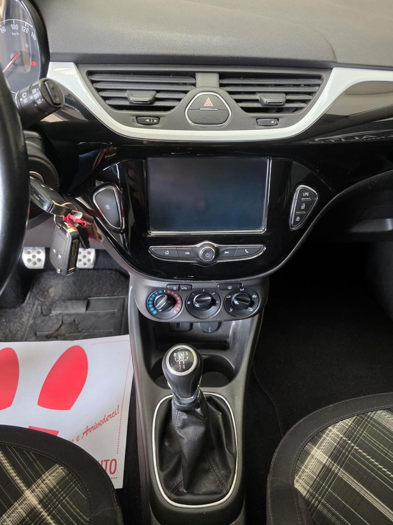 Opel Corsa 1.4 90CV GPL Tech Coupé b-Color