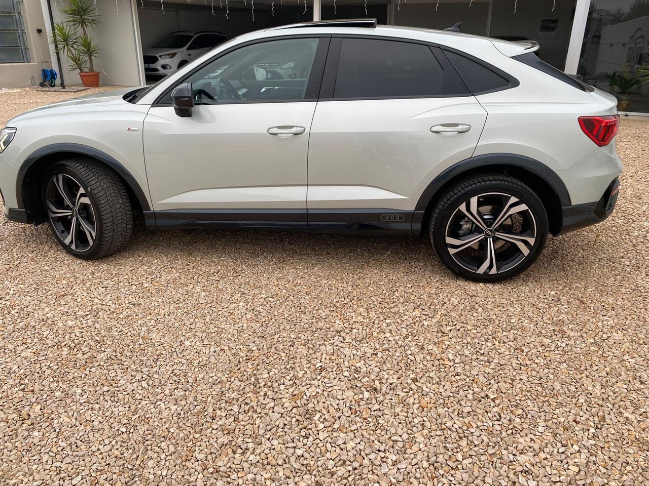 Audi Q3 40 TDI quattro S tronic line edition