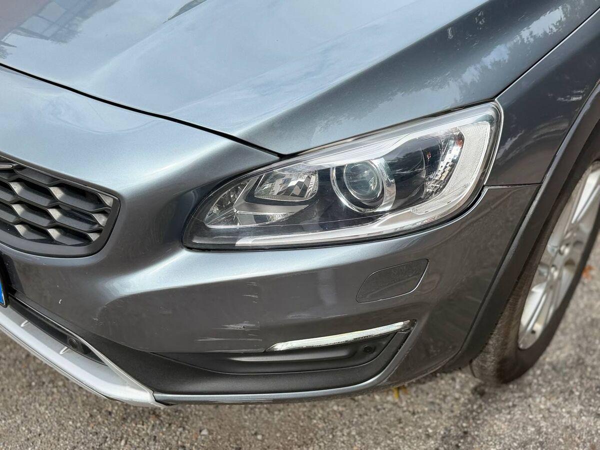 Volvo V60 Cross Country V60 c.country 2.4 D4 Business Plus awd geartronic