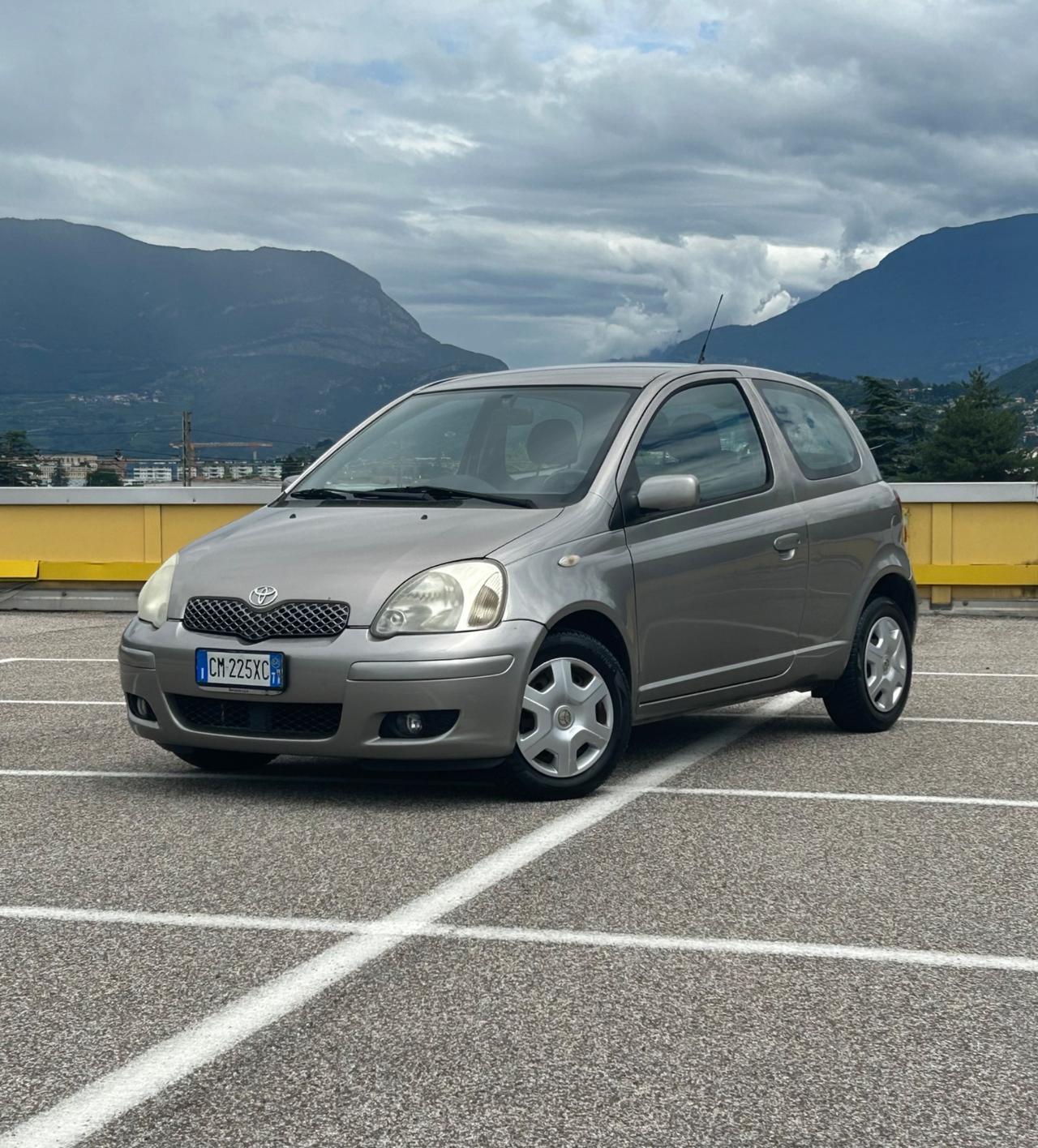 Toyota Yaris 1.3i 16V cat Sol Neopatentati