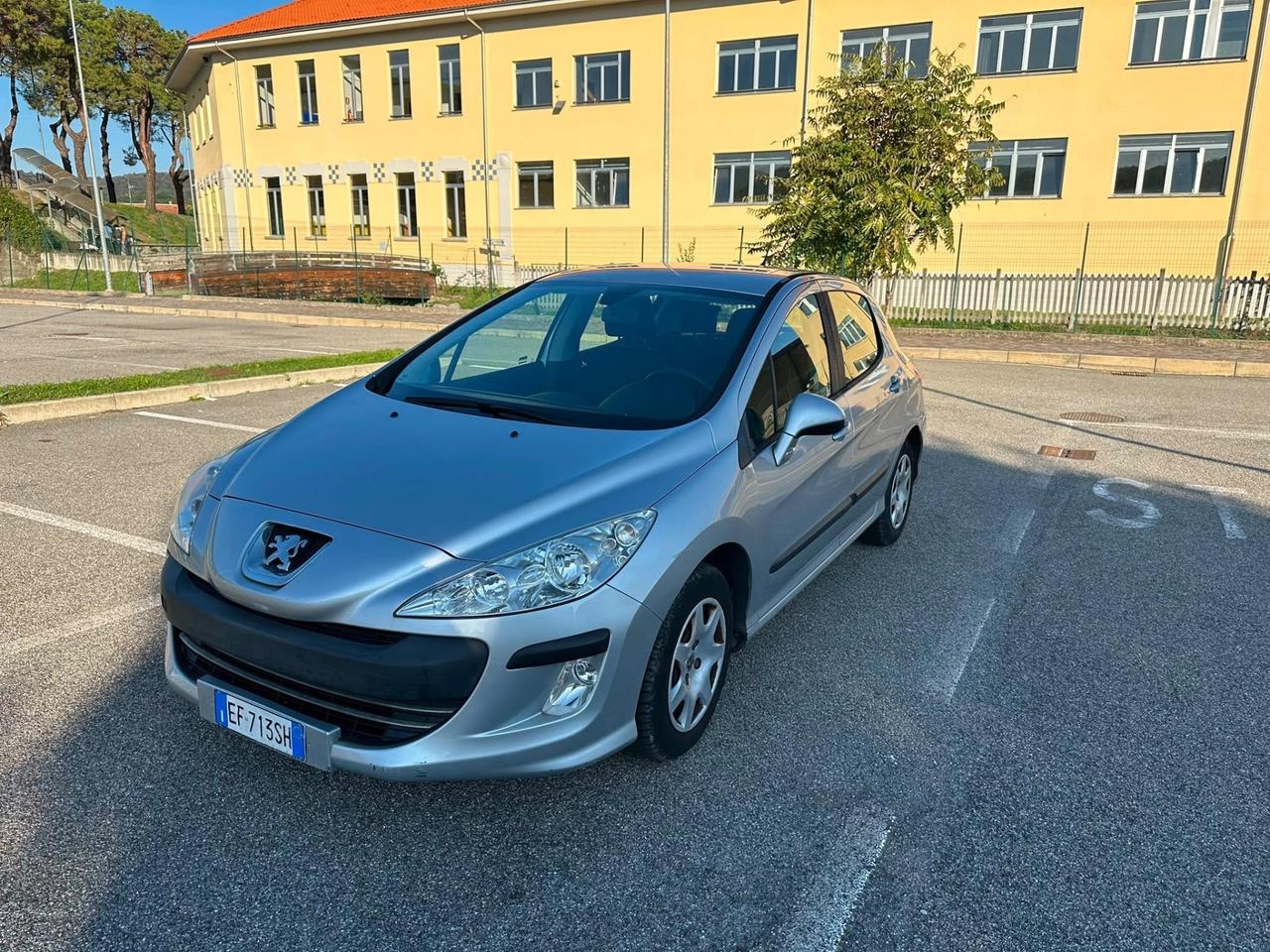 Peugeot 308 1.6 hdi 112CV 6 marce
