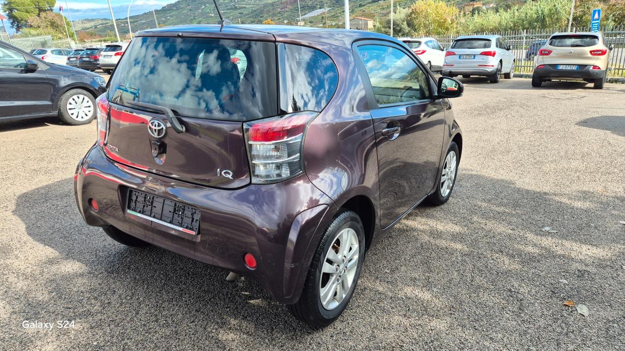 Toyota iQ 1.0 CVT Lounge