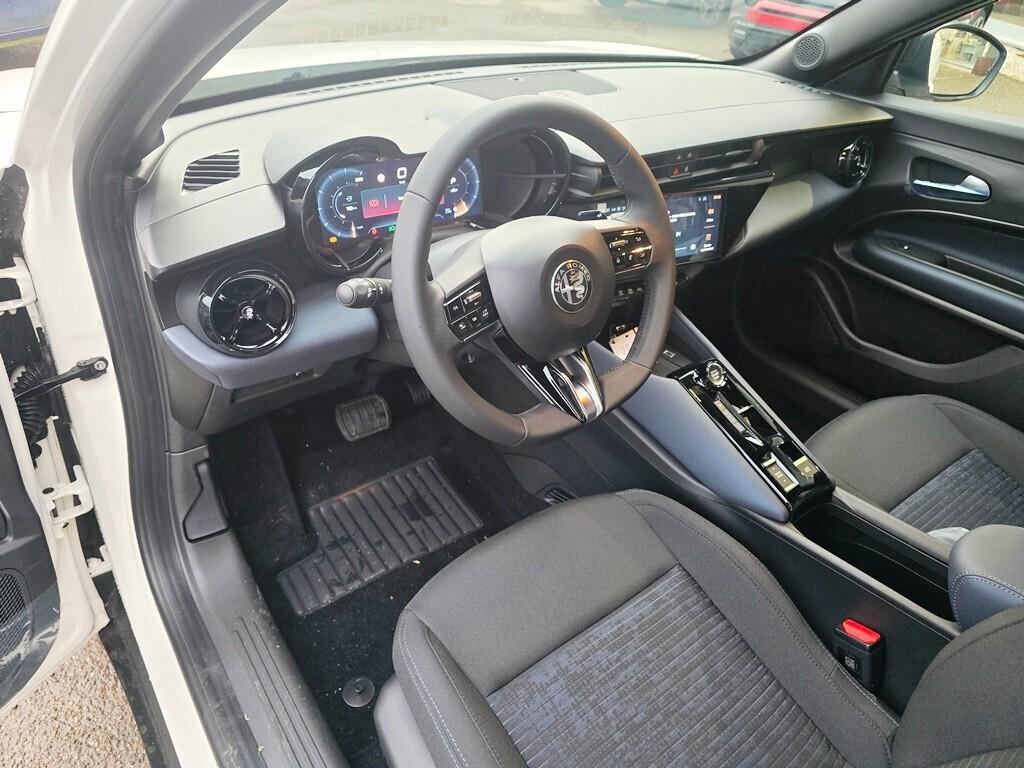 Alfa Romeo Junior 1.2 145 CV Hybrid eDCT6
