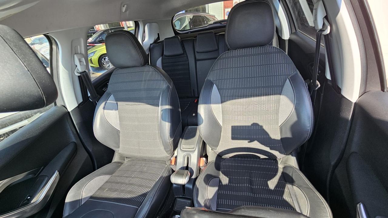 Peugeot 2008 BlueHDi 100 Allure