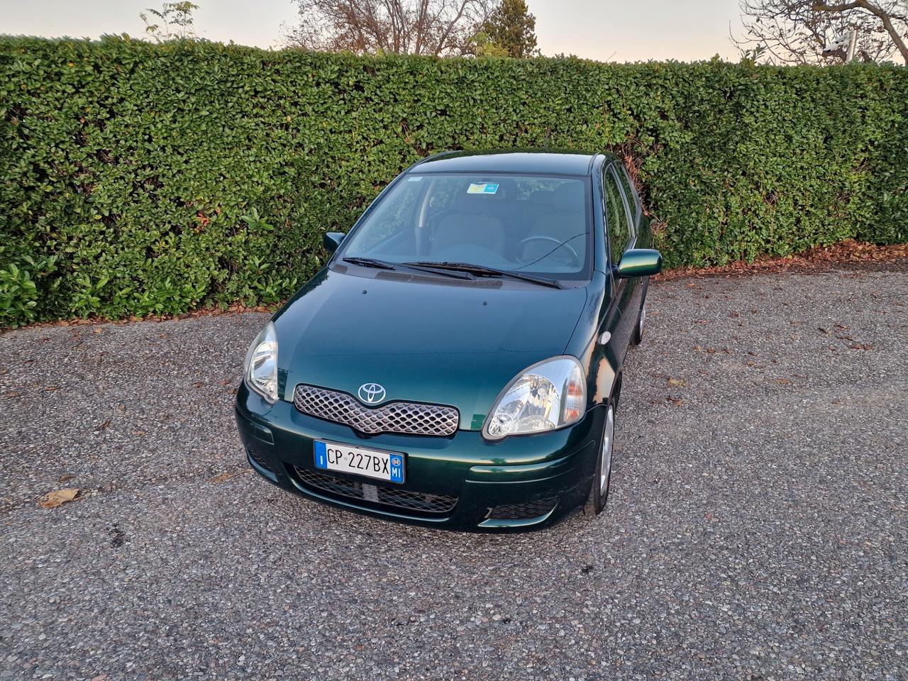 Toyota Yaris 1.0i 16V 5p
