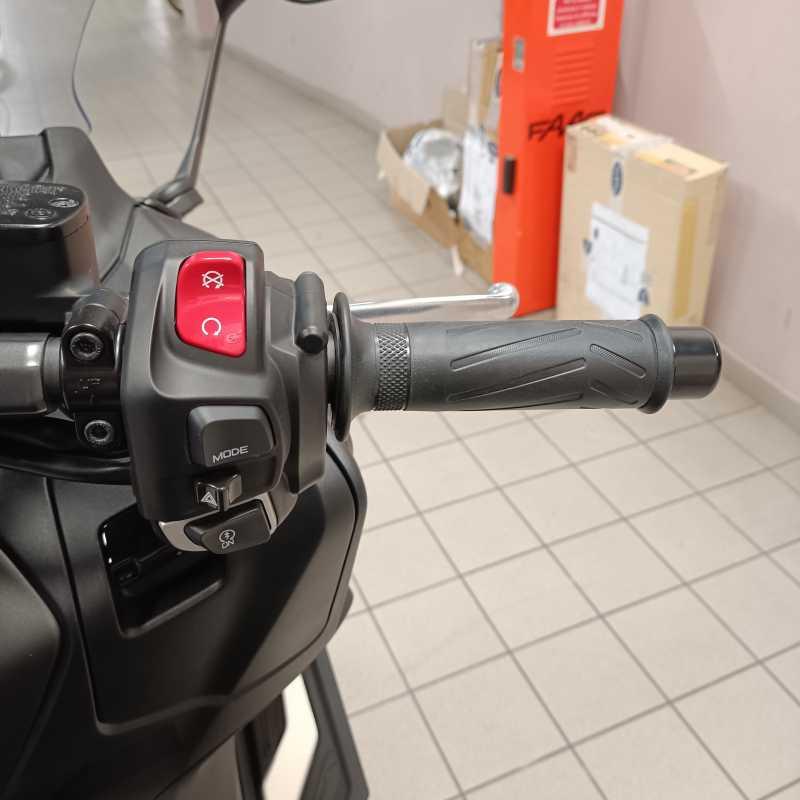 Yamaha T-Max 560 - 2025