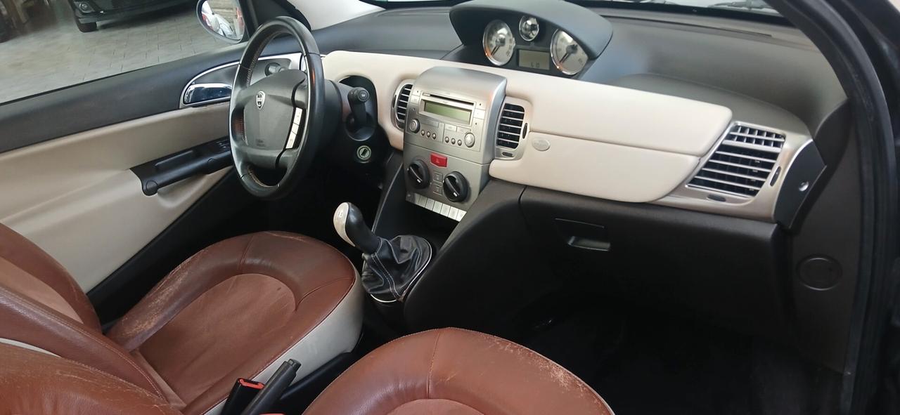 Pochi km Lancia Ypsilon diesel neopatentati