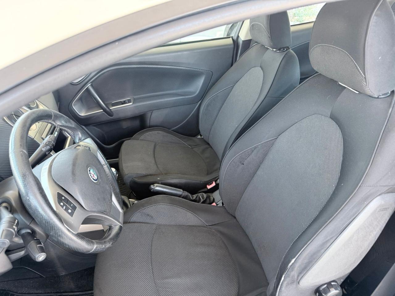 Alfa Romeo MiTo 1.6 JTDm 16V Distinctive Sport Pack