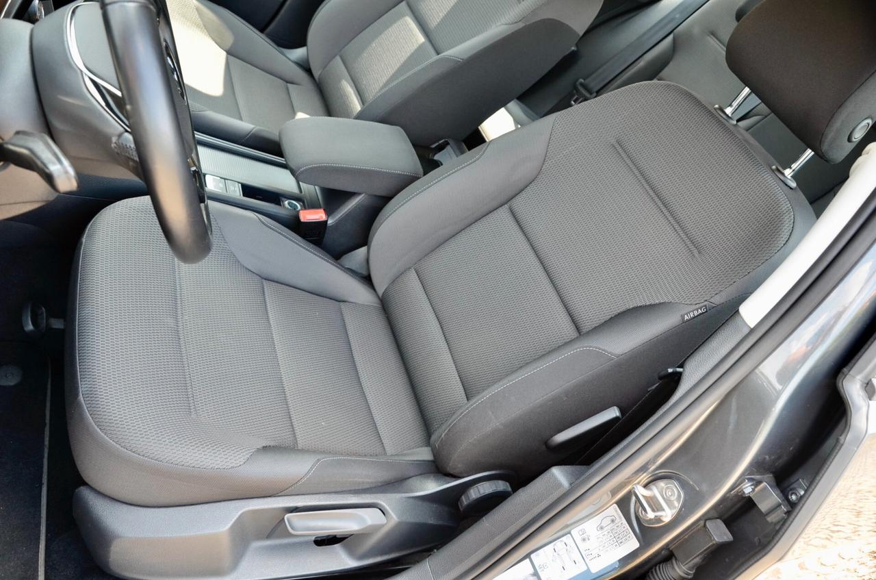 VOLKSWAGEN GOLF 5p 1.5 TGI BUSINESS 130cv, UNICOUTILIZZATORE, UFF ITALIANA, EURO 6D, APPLE ANDROID, PERMUTE