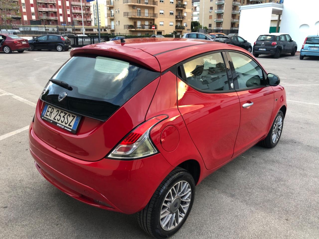 Lancia Ypsilon 0.9 TwinAir benzina/metano Ecochic