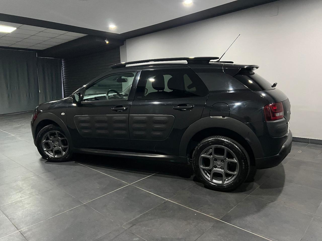 Citroen C4 Cactus 1.6 BlueHDi 100 EAT6 Shine CAMBIOAUTOM/NAVI/RETROC