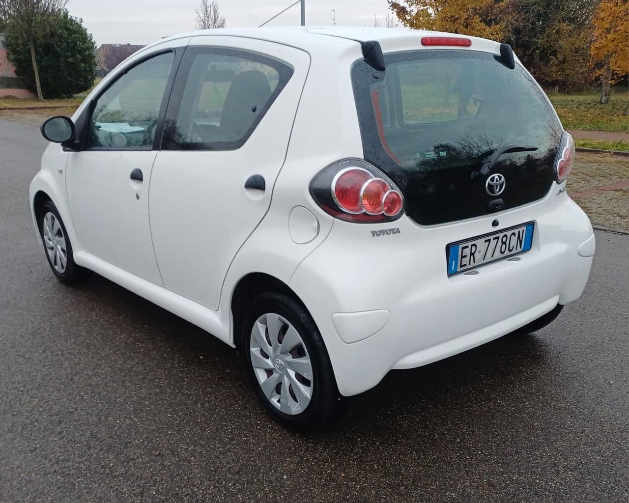 Toyota Aygo 1.0 12V VVT-i 5 porte Cool Soda Connect