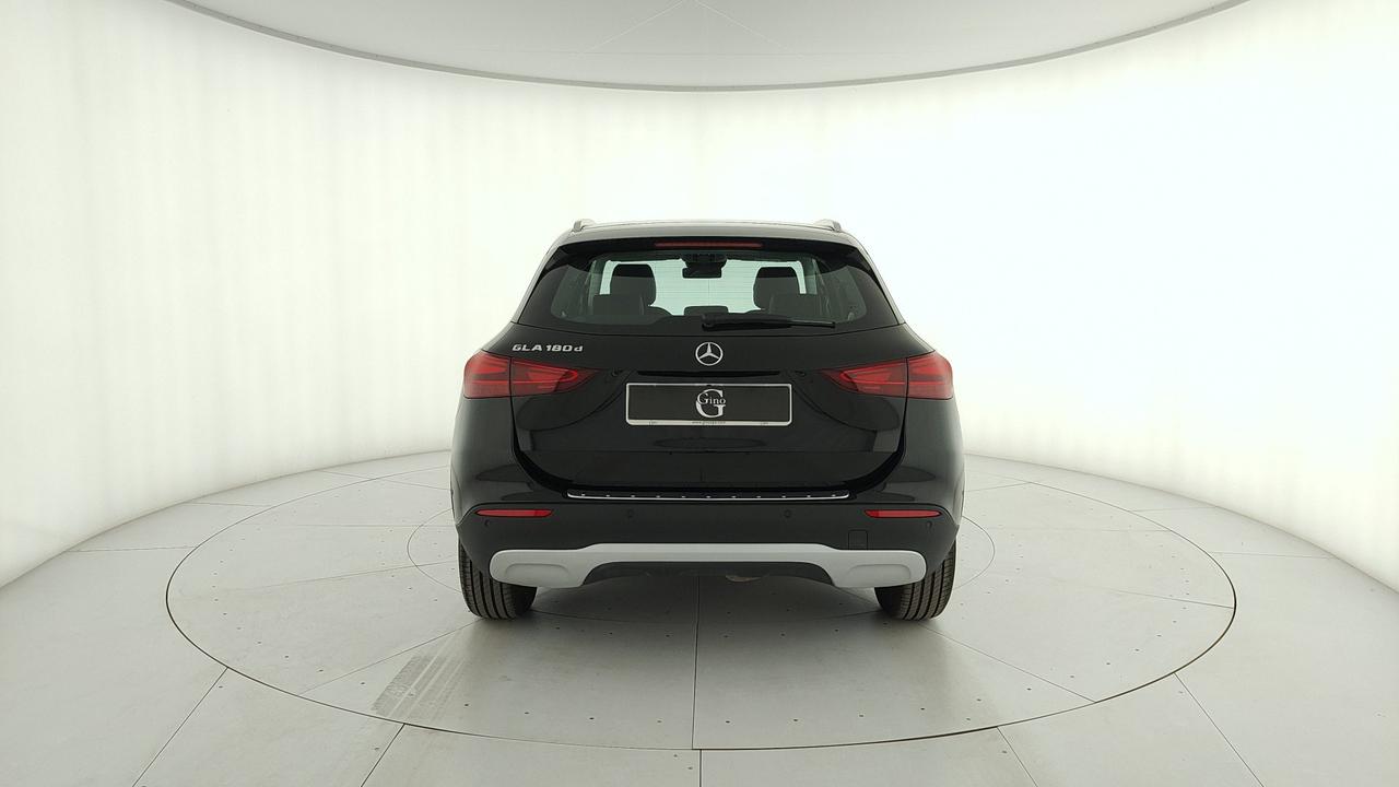 Mercedes-Benz GLA 180 d Advanced auto