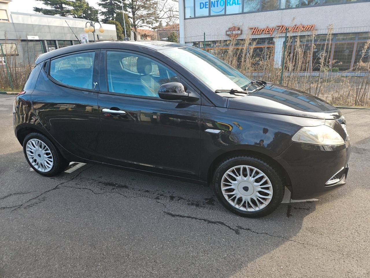 Lancia Ypsilon 1.2 69 CV Unyca