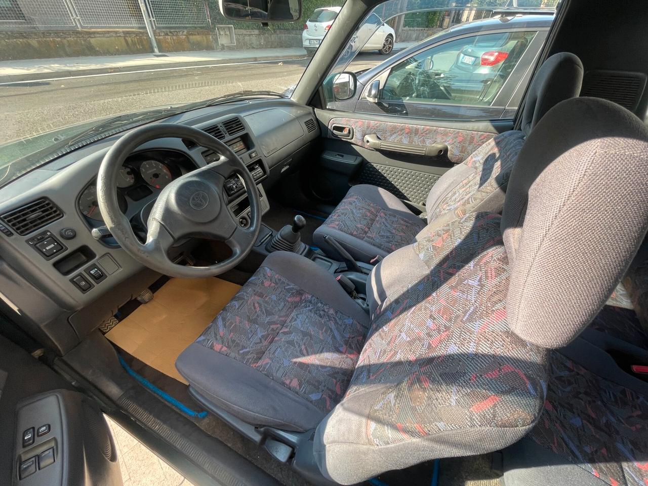 Toyota RAV 4 2.0i 16V cat 3 porte Fun