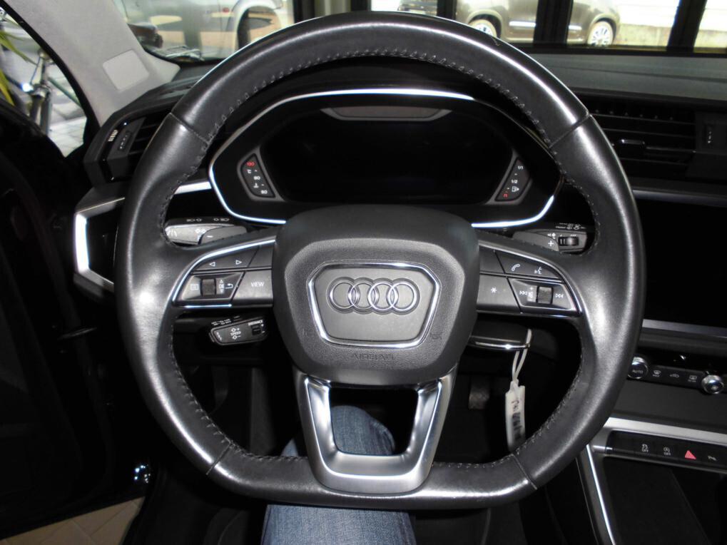 Audi Q3 2.0 TDI 150 CV S tronic Sport