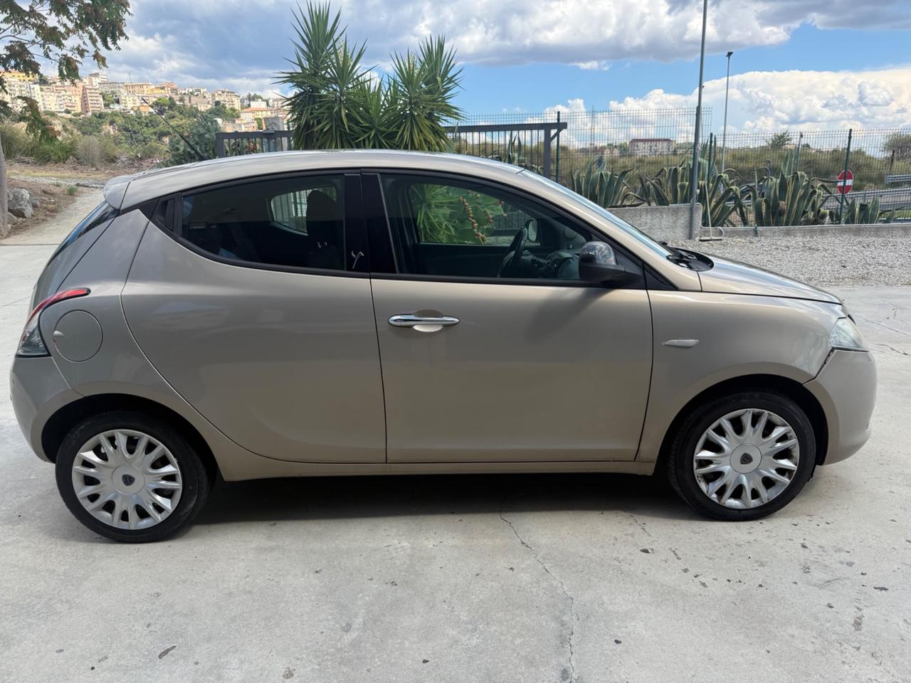 Lancia Ypsilon 1.3 MJT 16V 95 CV 5 porte S&S Gold