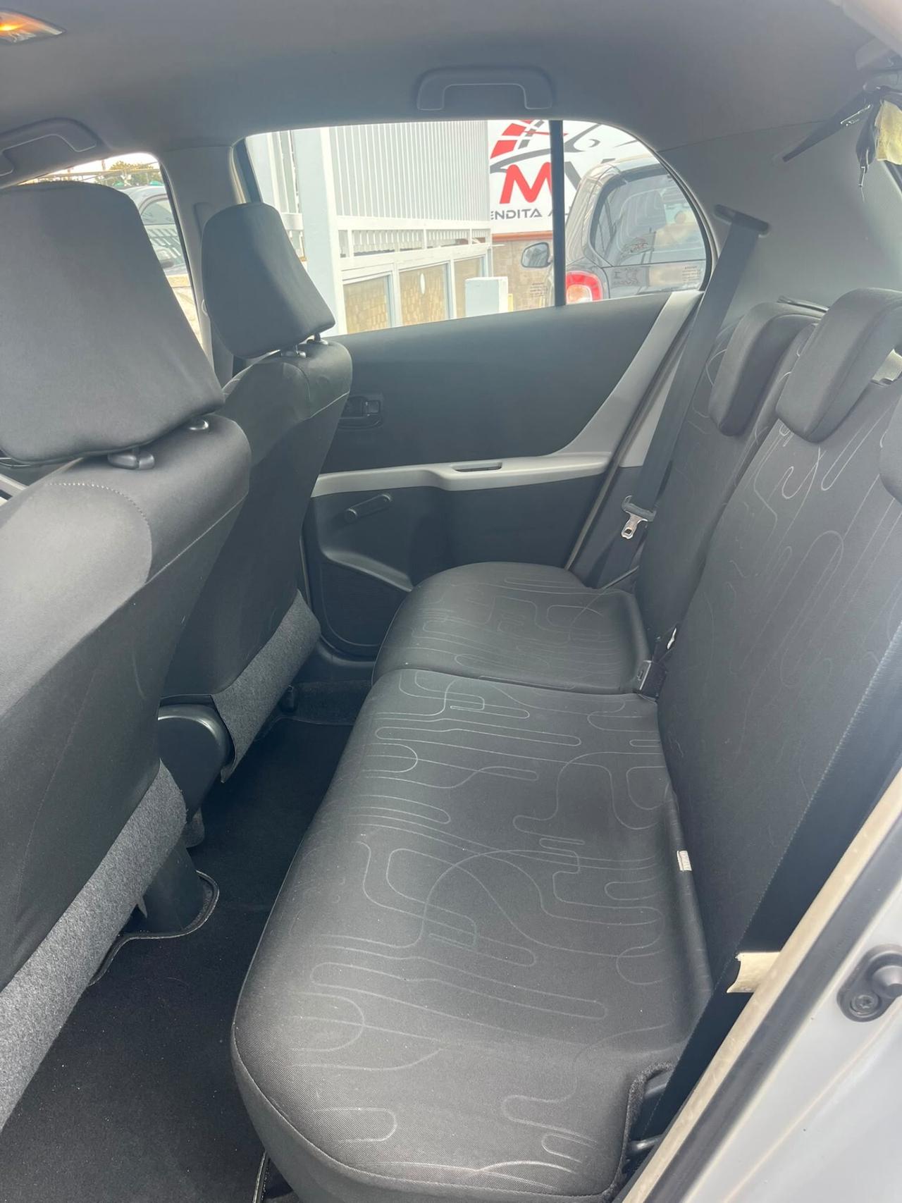 Toyota Yaris 1.0 5 porte Sol