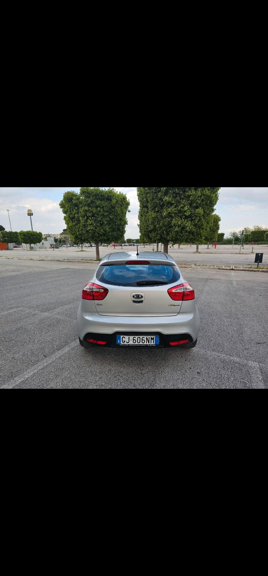 Kia Rio 1.1 CRDi WGT 5p. LX