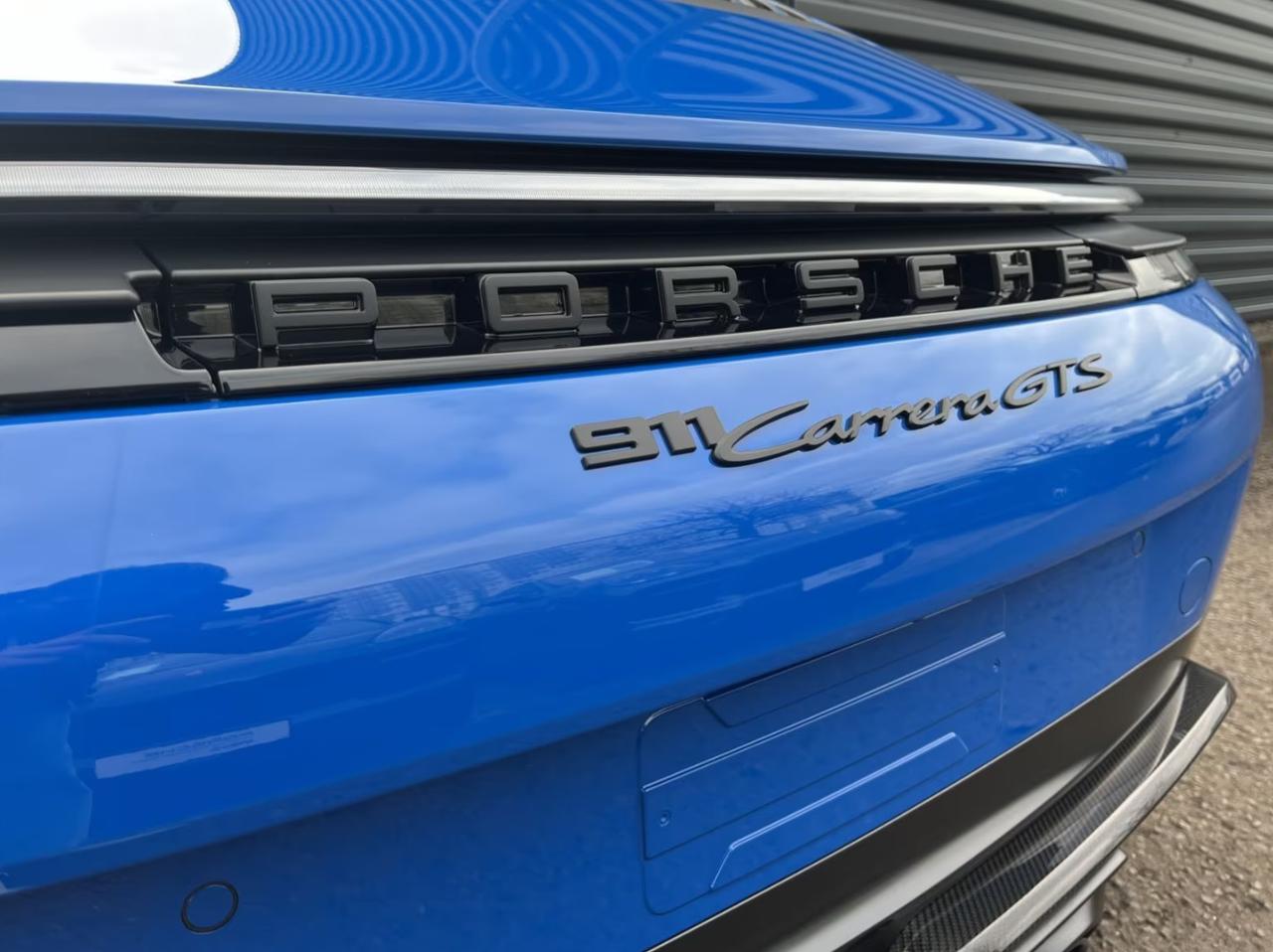 Porsche 911 Coupe 3.6 Carrera GTS Hybrid