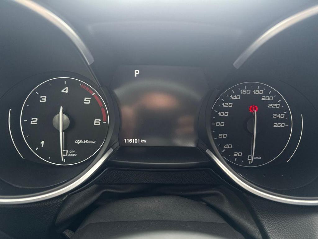 Alfa Romeo Stelvio 2.2 Turbo B-Tech Q4 Auto