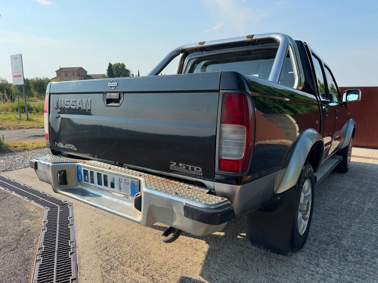 Nissan Pick Up Pick-up 2.5 TD 4 porte Double Cab Navara 2WD