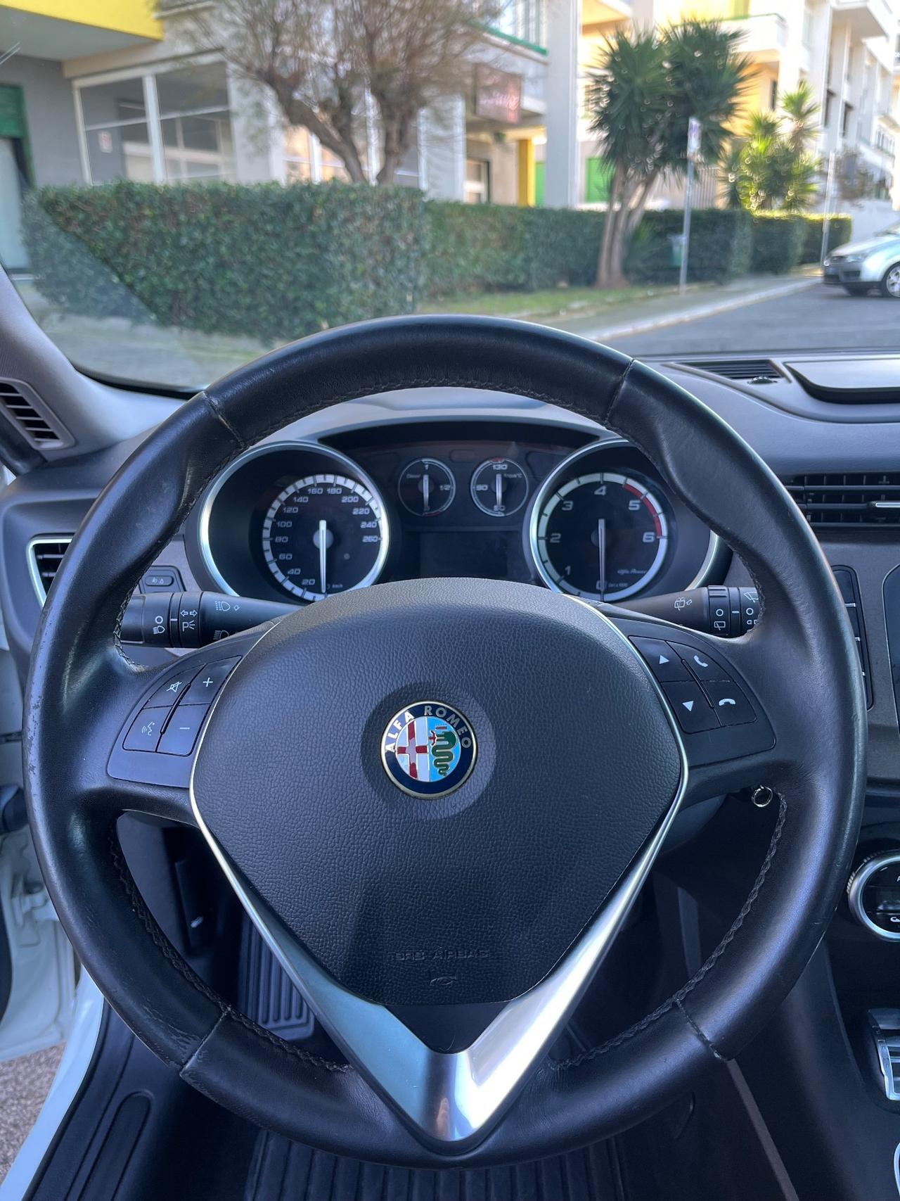 Alfa Romeo Giulietta 1.6 JTDm-2 105 CV Exclusive