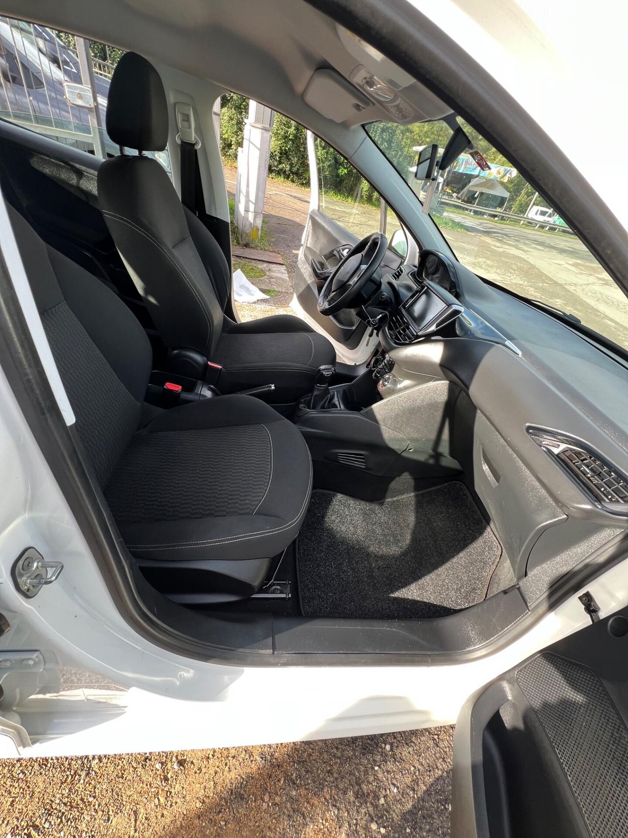 Peugeot 208 PureTech 82 5 porte Allure