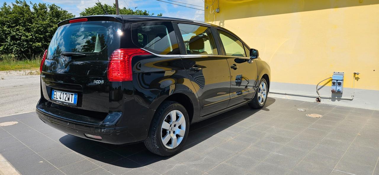 Peugeot 5008 1.6 HDi 112CV Access