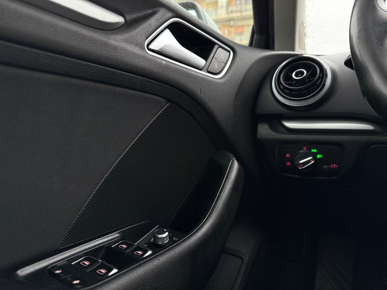 Audi A3 Restayling 1.6 TDI SportBack Full Full