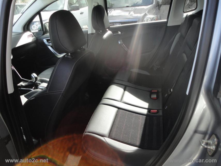 PEUGEOT 2008 1.6 e-HDi 92 CV S&S Urban Cross