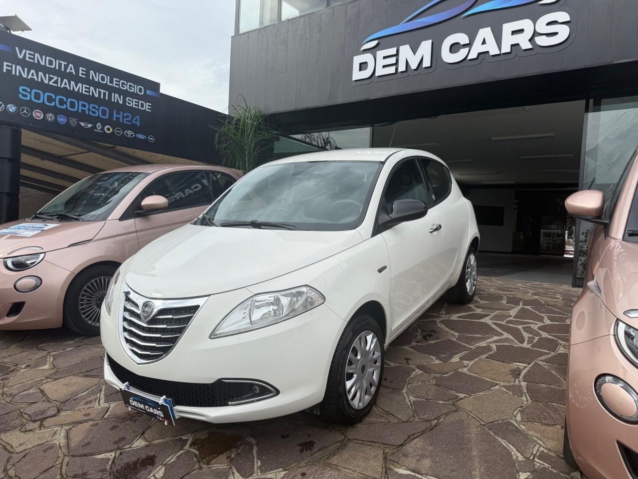 Lancia Ypsilon 0.9 TwinAir 85 CV 5 porte Metano Ecochic Elle