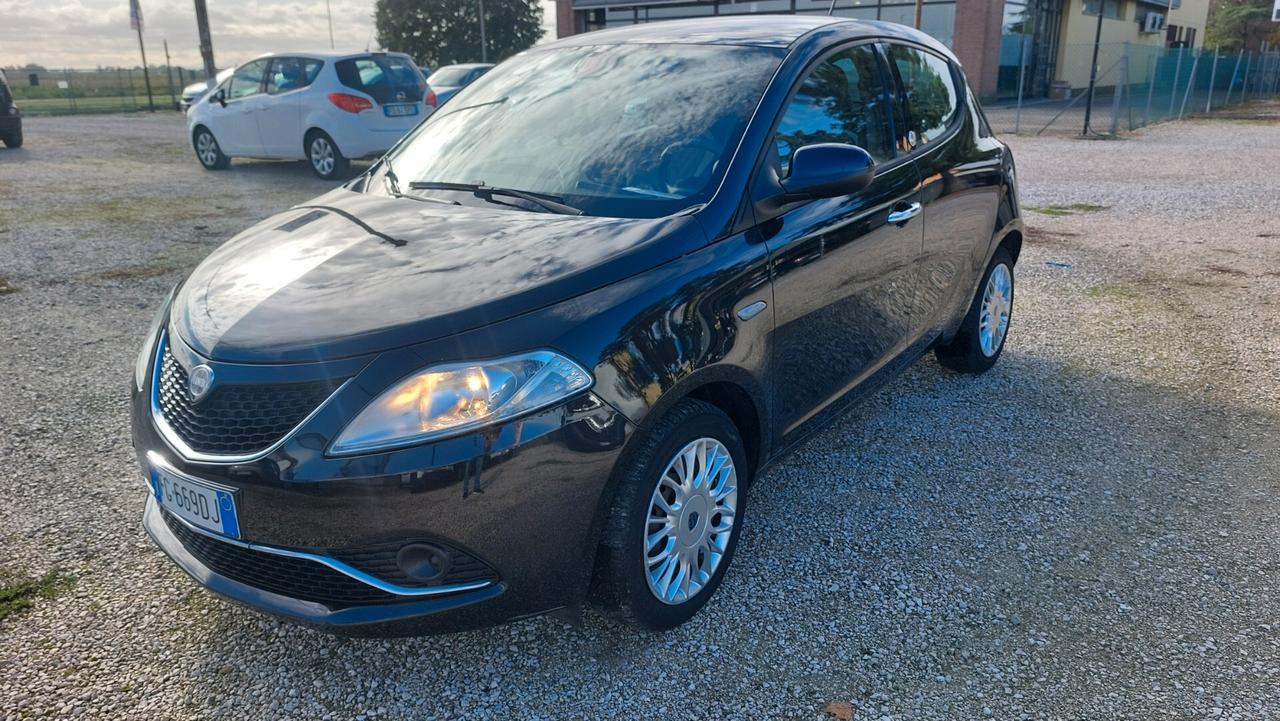 Lancia Ypsilon 1.2 69 CV 5 porte GPL Ecochic Platinum