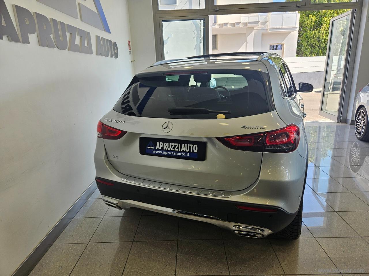 MERCEDES-BENZ GLA 200 d Automatic 4Matic Sport Plus