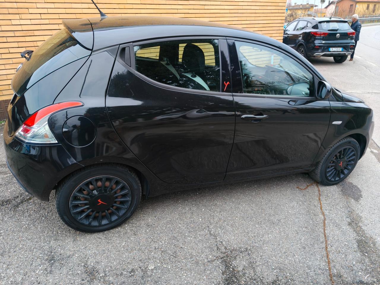 Lancia Ypsilon 1.2 69 CV 5 porte Elle