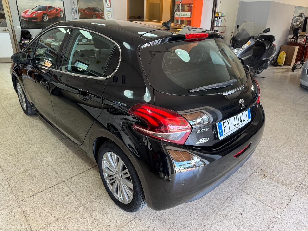 Peugeot 208 PureTech GPL 82 cv Allure NAVIGATORE-R